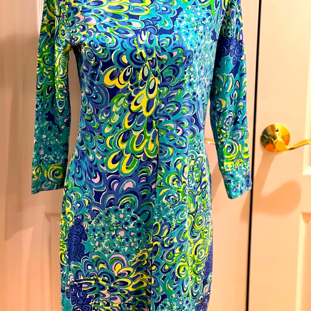 New Lilly Pulitzer dress size medium with out tags but never worn- gorgeous